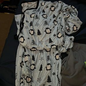 Little bum bums (Bums and Roses) pajama set Shirt is 2xl and bottoms are xl